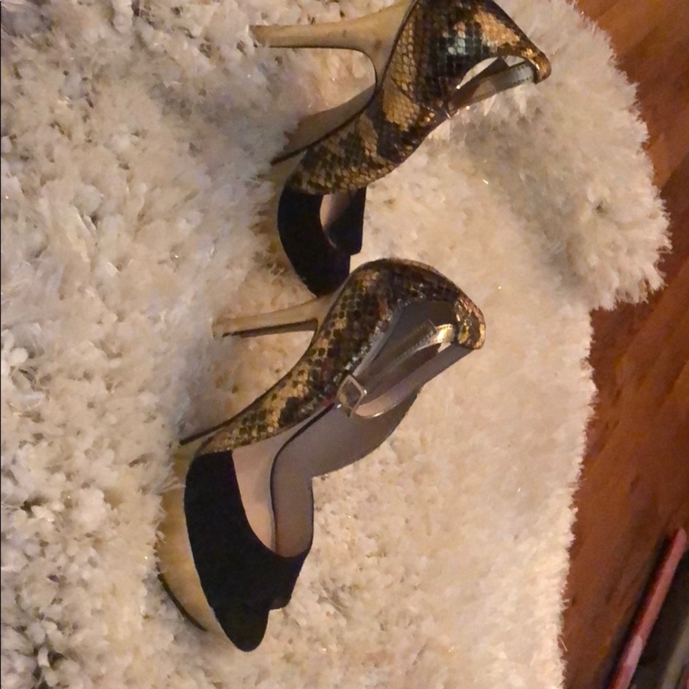 Black and gold 4” Enzo open toe strap heels